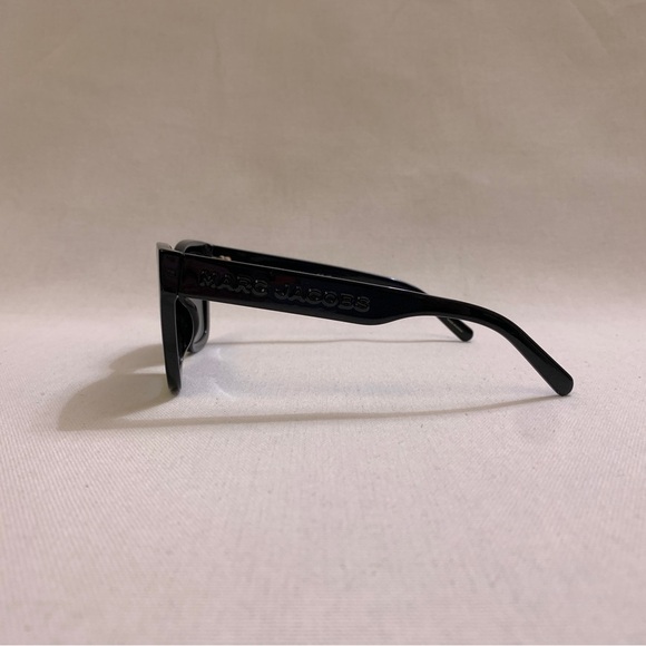 MARC JACOBS Embossed Logo Square Sunglasses — Glossy Black & Grey Gradient Lens - Picture 11 of 17